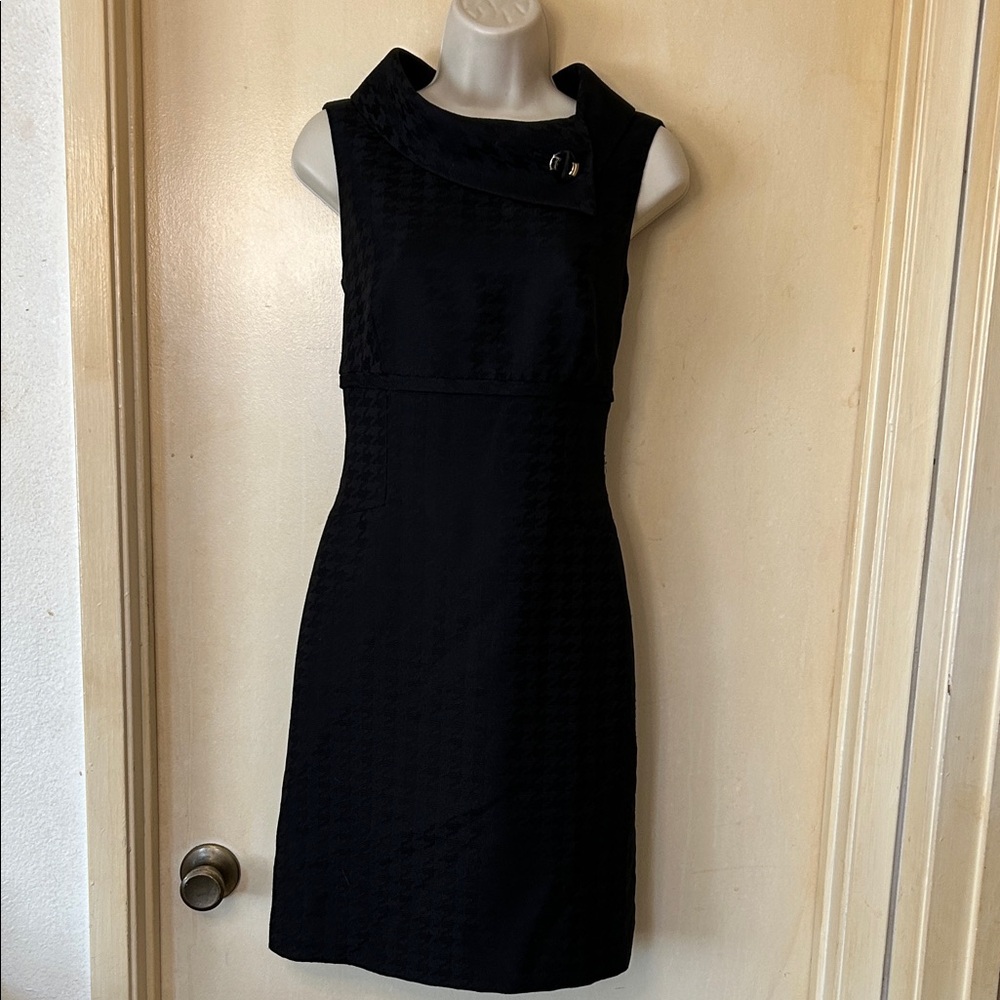 Tahari Retro Black Sleeveless  Dress size 6